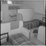 3474-7 Slaapruimte in een van de jongenstehuizen van Stichting de Koepel.