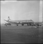 3712 Een 'Viscount' als eerste KLM lijntoestel op vliegveld Zestienhoven geland.