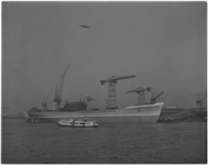 377-1 Enkelschroef motorvracht- en passagiersschip Musilloyd te water gelaten bij de scheepswerf Wilton-Fijenoord in ...