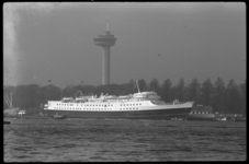 3874-2 ms. Koningin Wilhelmina (schip) van de Stoomvaart Maatschappij Zeeland aan de Parkkade.