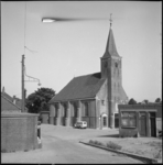 4196-1 Hervormde kerk van het oude dorp Hoogvliet.