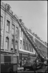 5275 Ladderwagen reikt tot aan de zolder bij brand in pension aan de Jacob Catsstraat.