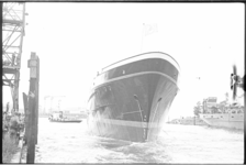 5435 De romp van zeesleepboot 'Thames' na de tewaterlating scheepswerf J. en K. Smit.