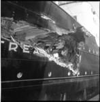 6517 Beschadigde Noorse schip 'Astrea'.