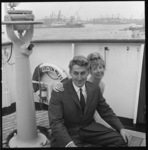 7361 De heer Kersten Miles mag met zijn bruid Karin op een gelijknamige boot van de Hanseatische Reederei uit Hamburg ...