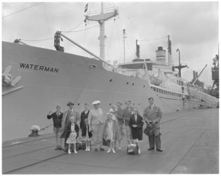 775 Twaalf leden van de familie 'Ten Bokkel' vertrekt met ss. 'Waterman' naar Australië.