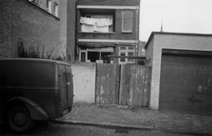 1976-2594 Gezicht op de Almondestraat, bij de Teilingerstraat ( links ).