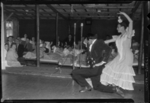 THO-590 Optreden van het Spaanse dansduo Susana Y José voor patiënten in het Parkziekenhuis aan de Honingerdijk. Op de ...