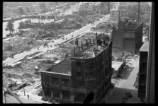 1980-5061 Zicht op de door het bombardement van 14 mei 1940 getroffen omgeving van de Gedempte Vest, Schiedamsedijk en ...
