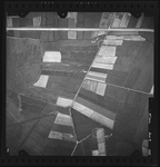 FD-4299-227 Verticale luchtfoto van Kleine Oudelandsche Polder, de Polder Welhoek, het Ambacht van Poortugaal, het Kort ...