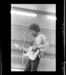 1972-38928-7 Optreden van Jimi Hendrix, The Jimi Hendrix Experience, op de Hippy Happy Beurs voor 'twieners' (tieners ...