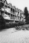 1969-1916 Gezicht op de achterzijde woonhuizen aan de Bajonetstraat. Op de voorgrond de binnenplaats van de Wolfert van ...
