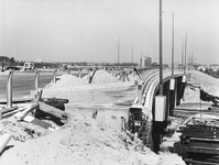 1969-2017 Werkzaamheden aan het viaduct van de Vaanweg over de Havenspoorlijn, gezien uit het zuiden.