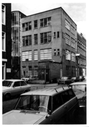 1969-2900 Gezicht op de voormalige fabriek van Stereo, nu Bertels N.V. aan de Gouvernestraat nummer 75.