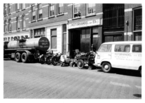 1969-2916-TM-2920 Gezichten in de Gaffelstraat.Afgebeeld van boven naar beneden:-2916: nummer 5: motorhandel van ...