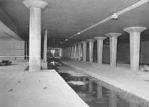 1969-581 De bouw van metrostation Beurs.Perrons.