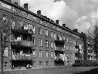1970-1066 Achterzijde huizen aan de Chris Bennekerslaan.