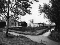 1972-1564 Een boerderij nabij de Capelseweg.