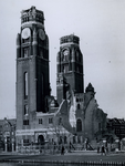 1972-585 De Koninginnekerk, na afbraak van de zijbeuken en het middenschip, uit het zuidoosten. De linker toren is ...