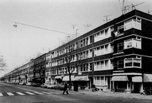 1972-800 Willem Buyewechstraat met rechts 1e IJzerstraat.