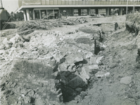 1973-1474 Sloop van de restanten van de Schiebrug aan het Hofplein, in verband met de uitbreiding van het ...