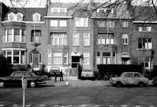 1973-660 Huizen nummers 87, 89 en 91 aan de Heemraadssingel. Midden nummer 89 Uni-Office.