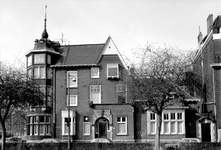 1973-706-EN-707 Huis nummer 261 aan de Heemraadssingel hoek van de Mathenesserlaan.