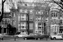 1973-721 Huizen nummers 299 en 303 aan de westzijde van de Heemraadssingel. Nummer 299: Hervormde verpleeghuis Delfshaven.