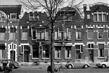 1973-763 Huizen nummers 144, 146, 148 en 150 aan de oostzijde van de Heemraadssingel.