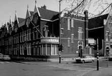 1973-785 Huizen aan de oostzijde van de Heemraadssingel hoek van de Mathenesserlaan.