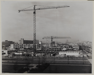 1973-87 De Westblaak, gezien vanuit de noordzijde, op de hoek met het Eendrachtsplein.
