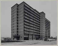 1973-966 Bejaardencentrum Sonneburgh aan Ravenswaard 5 in Groot IJsselmonde.