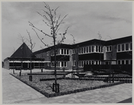 1973-970 De Auris Taalfonteinschool aan de Noorder Kerkedijk (tot 1977 de Kraaijeveldsingel) in IJsselmonde.