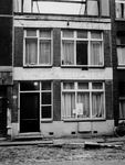 1974-1116 Stichting De Jeugdhaven aan de oostzijde van de Eendrachtsstraat 142.
