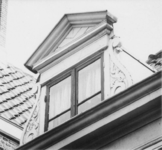 1975-847 Dakkapel van huis Aelbrechtskolk nummer 18.