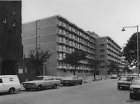 1976-1353 Verzorgingshuis voor bejaarden en Dienstencentrum De Schans gebouwd op de plaats van de afgebroken Antonius ...