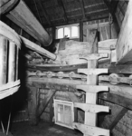 1976-1581 Snuifmolen 'De Ster' en het interieur van de kap van de molen.