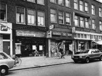 1977-2680 Reisbureau's op nr. 204 en 206 aan de Groene Hilledijk.