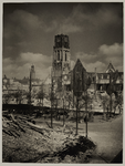 1978-2756 Het puinruimen na het bombardement van 14 mei 1940 op de Grote Markt is begonnen. Op de achtergrond de Laurenskerk.