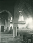 1978-3424 Interieur van de R.K. kerk Sint Antonius Abt aan de Jan Kruijffstraat. Biechtgang. Rechts de tribune in de ...
