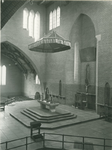 1978-3428 Interieur van de R.K. kerk Sint Antonius Abt aan de Jan Kruijffstraat. Het altaar, in de vorm van een tafel.