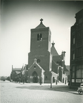 1978-3434 Sint Antonius Abt kerk aan de Jan Kruijffstraat. Rechts de Noordschans.