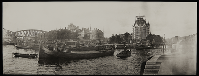 1991-2881A De mond van de Oudehaven, met (rechts) de Koningsbrug en het Witte Huis, en (links) het Bolwerk en de ...