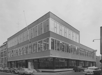 XII-122-06-1,-2 De Gemeentedrukkerij aan de Bredestraat.Van boven naar beneden afgebeeld:- 1: Het gebouw, rechts de ...