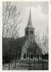 XXXI-666 De Nederlandse Hervormde Kerk of Adriaen Janszkerk gebouwd in 1448 op de hoek van de Benedenstraat en de ...