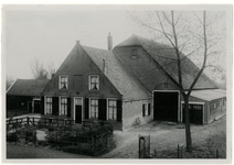 XXXI-680 De boerderij Zeldenrust herbouwd in 1845 door H. Kooijman aan de Benedenrijweg 185 (tot 1941 Beneden ...
