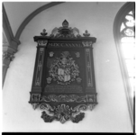 17328 Een rouwbord in de Oude Kerk van Charlois voor de in 1741 overleden Cornelis Westduel, ambachtsheer van Charlois.