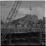 37923 Werkzaamheden bij de aanleg van de metro en bouw van een verkeerstunnel aan de Blaak, ter hoogte van het Plein ...