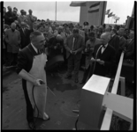 40939 Publiek bij de officiële opening van de Calandbrug door de staatssecretaris van Verkeer en Waterstaat, de heer ...