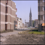 73001 Zicht op de Hugo de Grootstraat, met op de achtergrond de toren van de Allerheiligste Verlosserkerk aan de Goudse ...